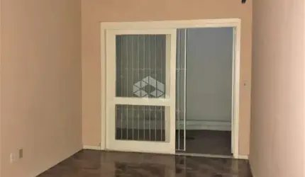 Apartamento JK terreo com pátio na Cidade Baixa próximo a Redenção e Hospital de Clínicas