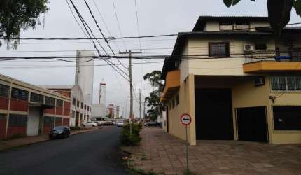 Casa sobrado Bairro São João junto ao Bourbon Assis Brasil