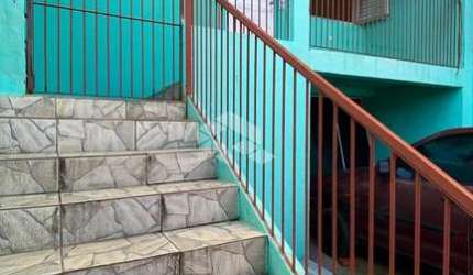 Casa Reformada com espera para porão e para andar superior.