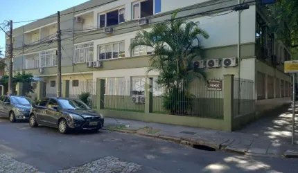 Amplo apartamento, de frente, com elevador,  sacadas e terraço nos fundos.