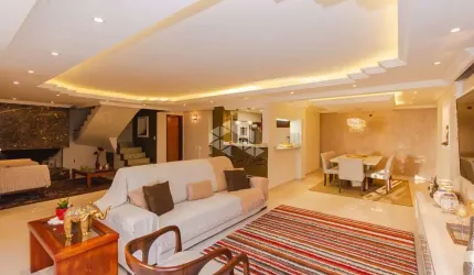 BELISSIMA CASA AMPLA, COM MUITO ESPAÇO E CONFORTO!