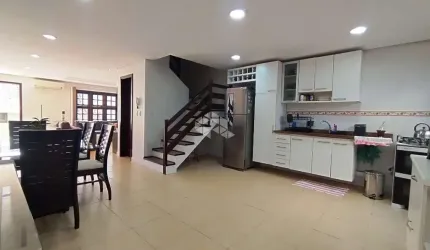 Casa à venda, Ecoville, 3 quartos com suíte, lavabo, 3 vagas de garagem.