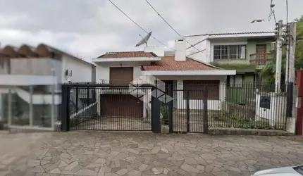 Espetacular Casa com 530m² no Bairro Higienópolis, perto Pastor Dohms e Sogipa