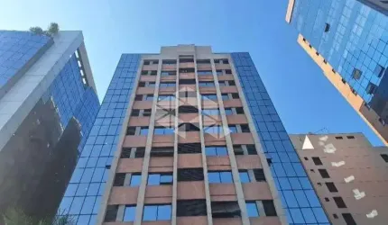 Conjunto Comercial Pronto para Uso na Vila Olímpia, São Paulo - 74m², 4 Banheiros, 2 Vagas de Garagem