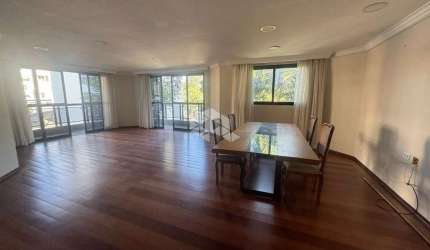 Apartamento à venda com 227m², 5 quartos e 4 vagas