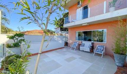 Casa à venda no bairro Jardim Paulista em Atibaia, localização privilegiada.
