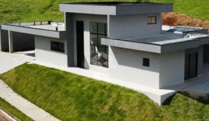 Casa com area gourmet e piscina a venda dentro de condomínio em Atibaia