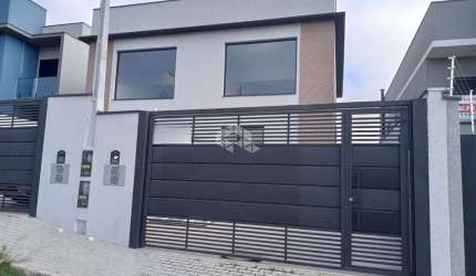 Lindo casa térrea, excelente localização, vista para pedra grande, 3 suítes, para vender por R$ 1.050.000,00!