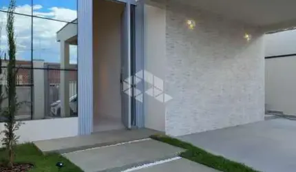 Linda casa de alto padrão, 440m² terreno, 200m² construídos, 3 suítes para vender por R$ 1.900.000,00!