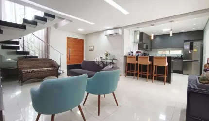Casa de 3 Dormitorios com 2 Vagas cobertas em Gravatai