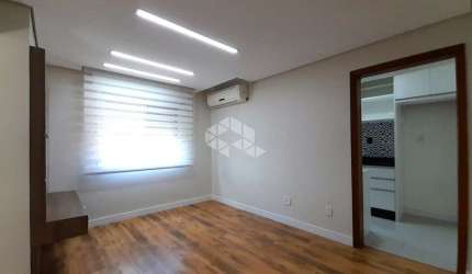 Apartamento 2 dormitórios, semimobiliado, no bairro Jardim Lindóia, em Porto Alegre. Aceita financiamento e FGTS.