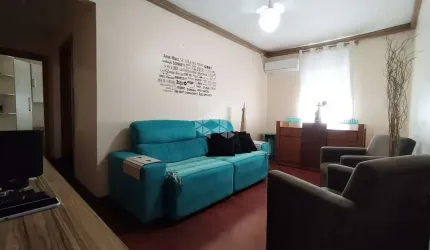 Apartamento 2 dormitórios com elevador e área de serviço no bairro Humaitá