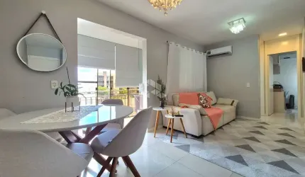 Apartamento 2 dormitórios, sacada c/ churrasqueira, 1 vaga de garagem,  infra completa incluindo piscina, no bairro Humaitá, em Porto Alegre.
