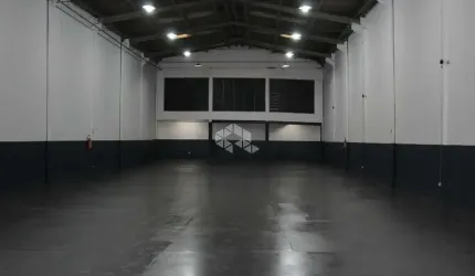 Pavilhão de 835m² totais à venda no bairro Humaitá