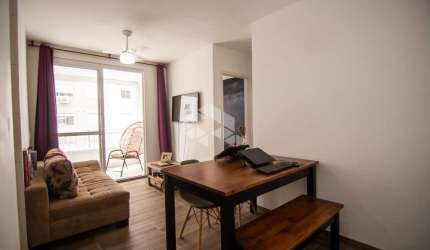 Lindo apartamento de 2 dormitórios com closet no Humaitá, Porto Alegre.