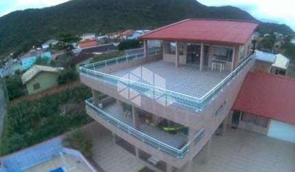CASA DE 5 DORMITÓRIOS NO BAIRRO SÃO JOÃO DO RIO VERMELHO - FLORIANÓPOLIS/SC