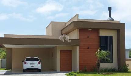 CASA DE 3 QUARTOS NO RIO VERMELHO - FLORIANÓPOLIS/SC