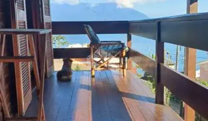 CASA COM QUATRO DORMITÓRIOS NO BAIRRO RIBEIRÃO DA ILHA EM FLORIANÓPOLIS/SC