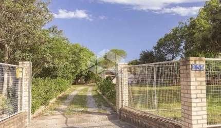 TERRENO DE 1.434M² COM EDIFICAÇÃO MISTA E STUDIO NO CAMPECHE - FLORIANÓPOLIS/SC