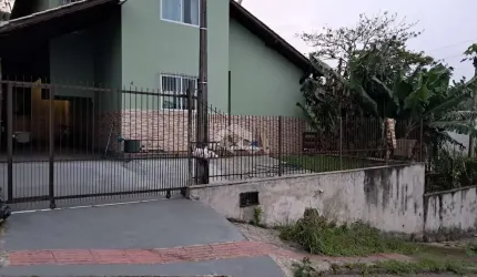 CASA DE 4 DORMITÓRIOS NO BAIRRO POTECAS - SÃO JOSE/ SC
