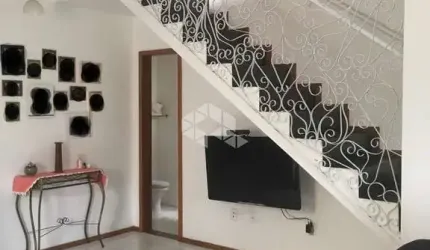 Casa com 5 dormitórios, sendo 3 suítes - São João do Rio Vermelho - Florianópolis
