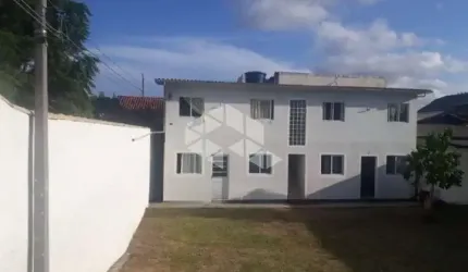 Prédio com 4 apartamentos de 1 dormitório no  Rio Vermelho - Florianópolis/SC