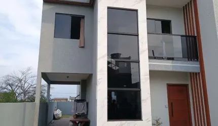Casa Sobrado 3 dormitórios no bairro São João do Rio Vermelho em Florianópolis/SC