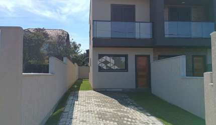 Casa geminada com 2 dormitórios no bairro São João do Rio Vermelho em Florianópolis/SC