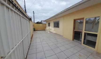 Casa 3 dormitórios em São João do Rio Vermelho / Florianópolis