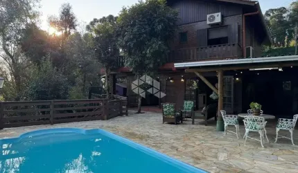 Casa no Condominio Parque Alvorada com 4 dormitórios