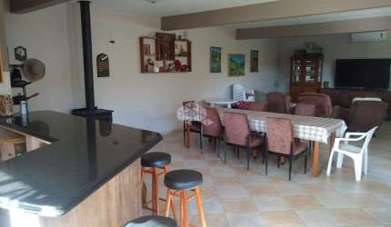 CASA COM TERRENO