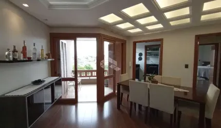 Apartamento 2 dormitórios, suíte, sacada, semimobiliado no Pio X