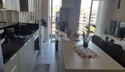 Apartamento de 2 dormitórios no bairro Bela Vista