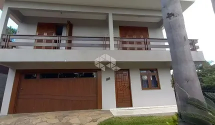 CASA COM 3 DORMITÓRIOS NO BAIRRO NOBRE DA CIDADE DE IVOTI