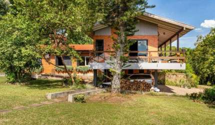 Encantadora Residência com 420m² em Lindolfo Collor