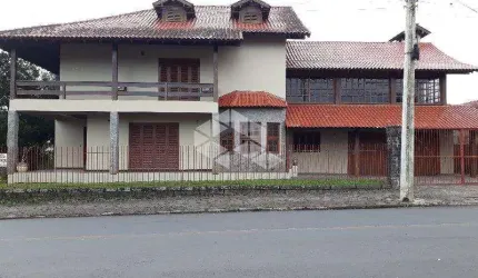 Casa / sobrado com 4 Dormitórios. para Venda, por R$ 1.200.000,00