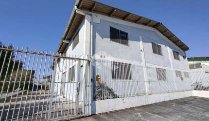 Amplo prédio comercial/industrial