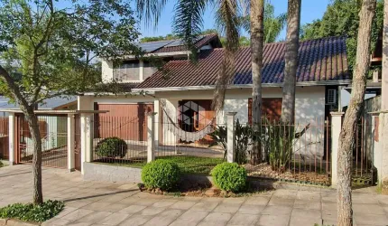 CASA COM 3 DORMITÓRIOS
