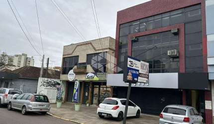 Sala comercial com 82m² de área total, 1 banheiro, bairro Ideal na cidade de Novo Hamburgo, aceita financiamento.