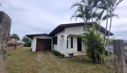 Bela casa a venda com 2 quartos no Bairro Bela Vista