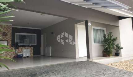 Casa 1 suíte + 2 quartos/dormitórios no bairro Vila Lalau em Jaraguá do Sul, SC