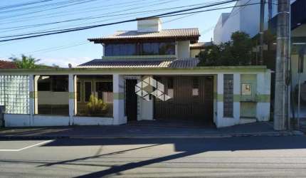Casa mobiliada 2 suítes + 2 quartos na Vila Lenzi em Jaraguá do Sul, SC