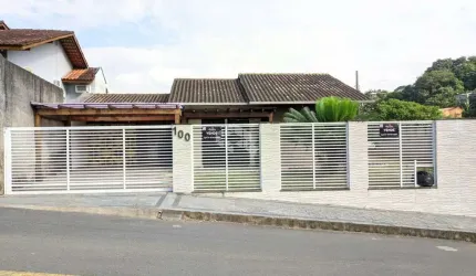 CASA A VENDA COM 2 QUARTOS PRÓXIMO AO CENTRO NO BAIRRO VILA LENZI