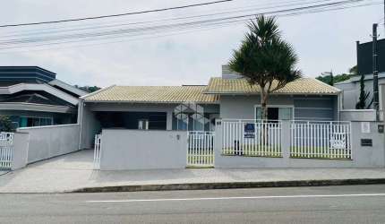 Casa mobiliada 3 dormitórios no bairro Amizade em Jaraguá do Sul, SC