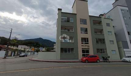Apartamento mobiliado 1 suíte + 2 quartos/dormitórios no bairro Amizade em Jaraguá do Sul, SC