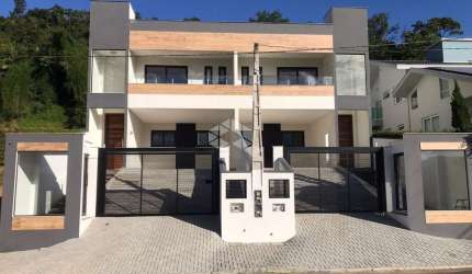 Geminado Alto Padrão 3 suítes + 1 quarto/dormitório com piscina na Barra do Rio Cerro Cerro