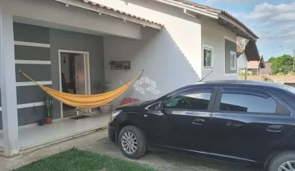 Casa térrea 1 suíte + 2 quartos/dormitórios na Ilha da Figueira em Jaraguá do Sul, SC