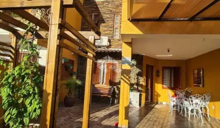 Casa sobrado 4 dormitórios  no bairro Hipica!