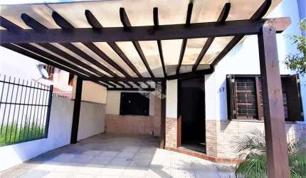 CASA ESTILO SOBRADO COM 4 DORMITÓRIOS SENDO 2 SUÍTES