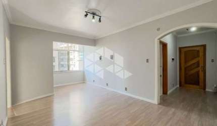 Baixou 50 mil !!  Apartamento 2 dormitórios + dep, reformado e com e vista para o Guaíba. 